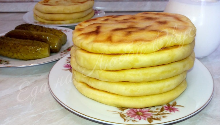 лепешки,хычины,с сыром, с картошкой, на кефире