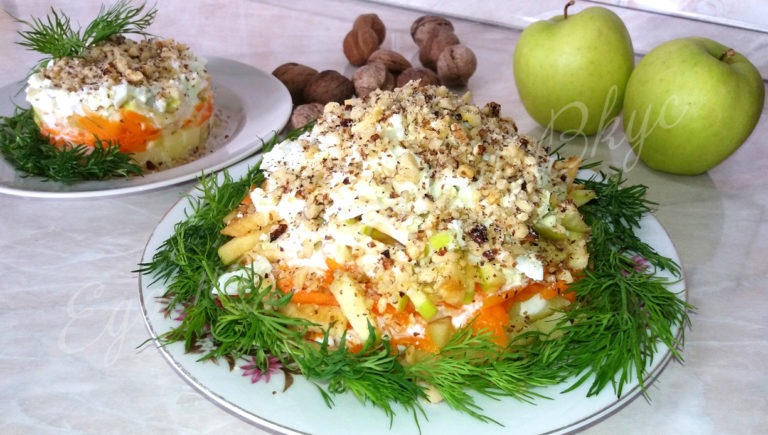 рецепты салатов,салаты,с яблоком, с яйцом,с морковкой,