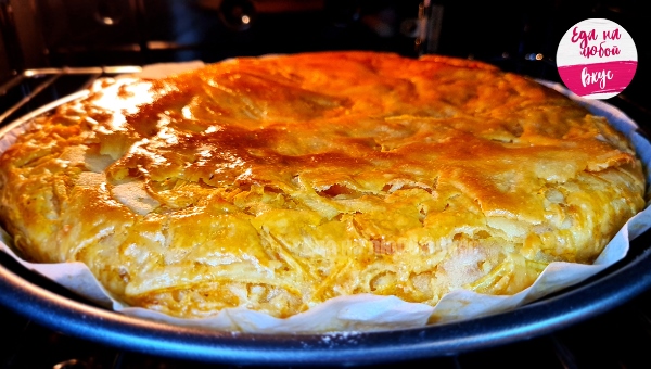 Узбекская лепешка Катлама с сыром на сковороде