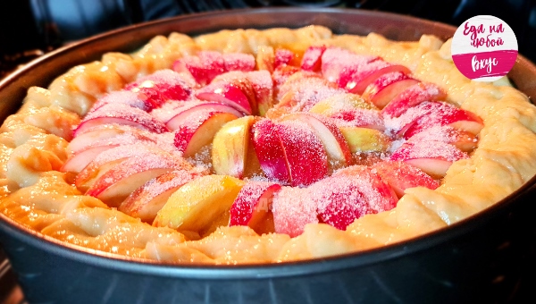 Как приготовить Сдобный пирог с яблоками в духовке из дрожжевого теста просто рецепт пошаговый